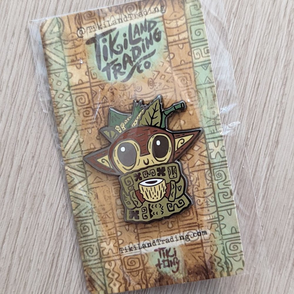 NWT Tiki Tony + Tikiland Trading Tiki Disney Grogu Pin